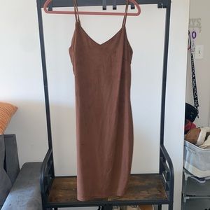 Brown fitted dress. Velvet texture